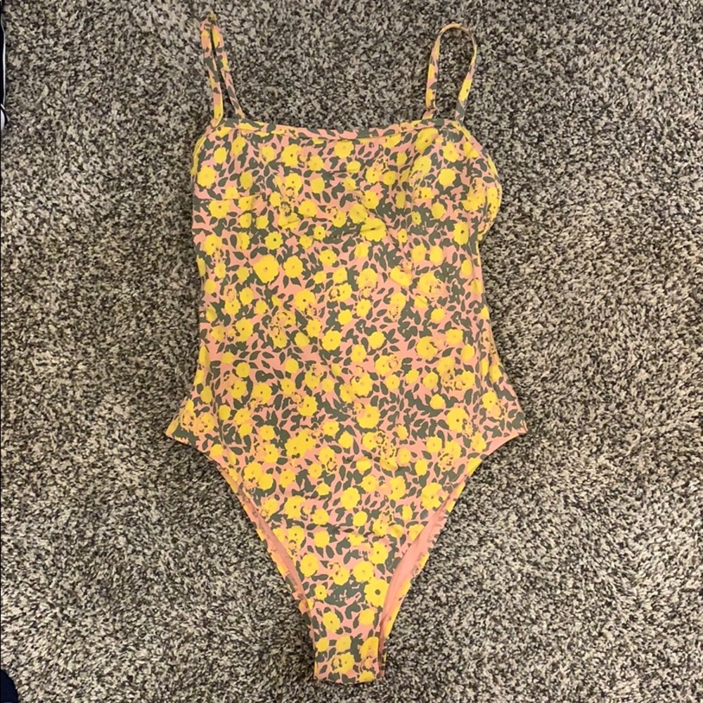 Super cute floral one piece swimsuit like new